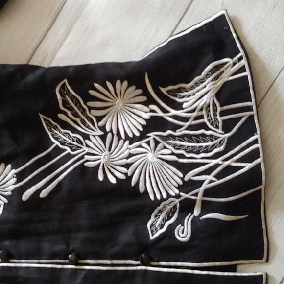 ANNE CARSON PETITE EMBROIDERED LINEN JACKET TOP - Picture 3 of 7